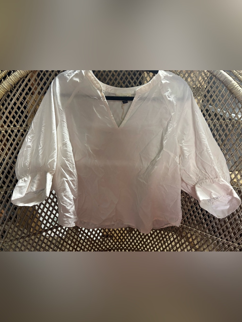 Universal Thread White V-Neck Lightweight Blouse